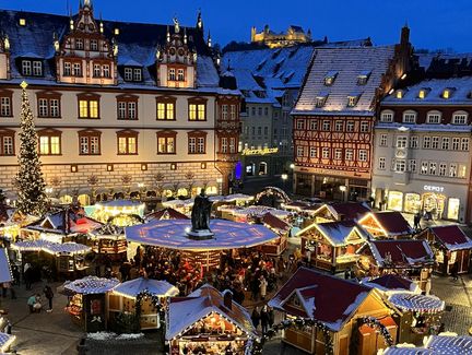 Weihnachtsmarkt Coburg im Schnee